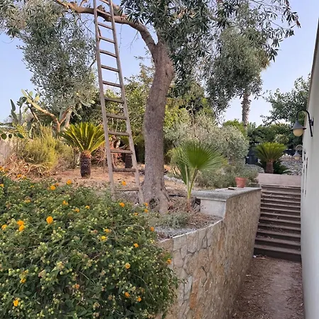 Dimora Rosara * 奥斯图尼